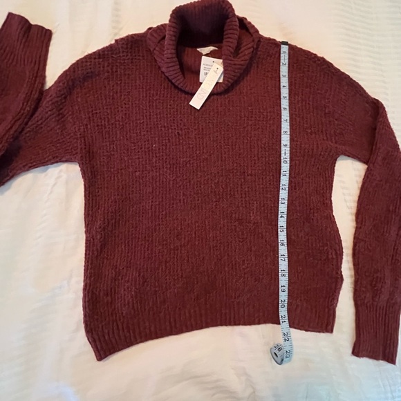 Abound Sweater - Picture 5 of 5